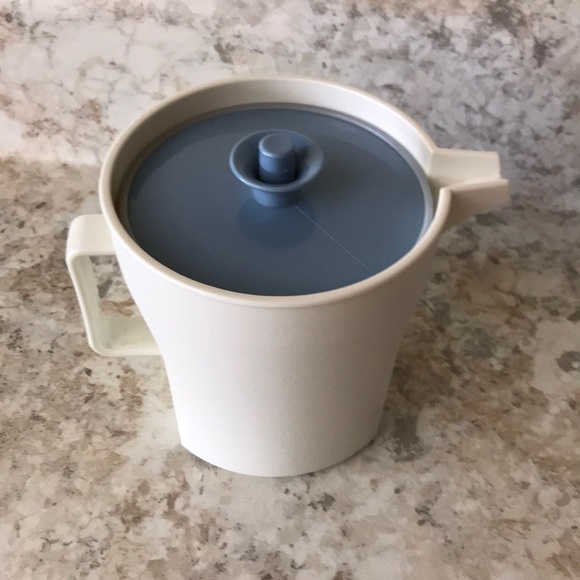 Tupperware Dining 8 For 5 Tupperware Creamer Container Poshmark